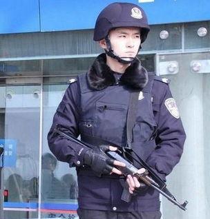 最帅特警的生活照,镜头外的硬汉风采